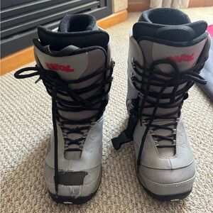 Evol Snowboard Boots (women )